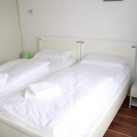 Fritz-wischer-strasse-9-41 Apartamento *