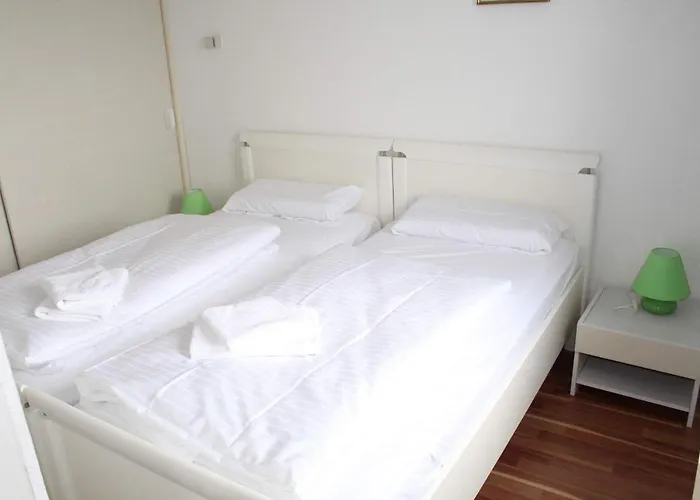 Fritz-wischer-strasse-9-41 Apartamento *